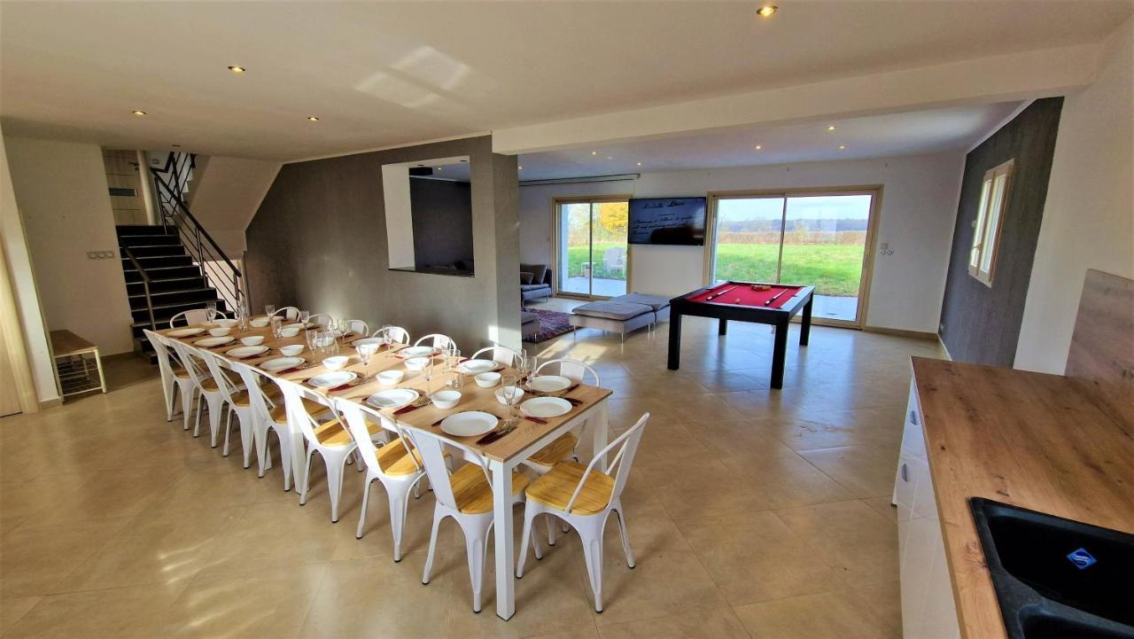Les Retrouvailles Des Ducs By Vindihouses - Piscine Chauffe Toute L'Annee - Billard Magnien Extérieur photo