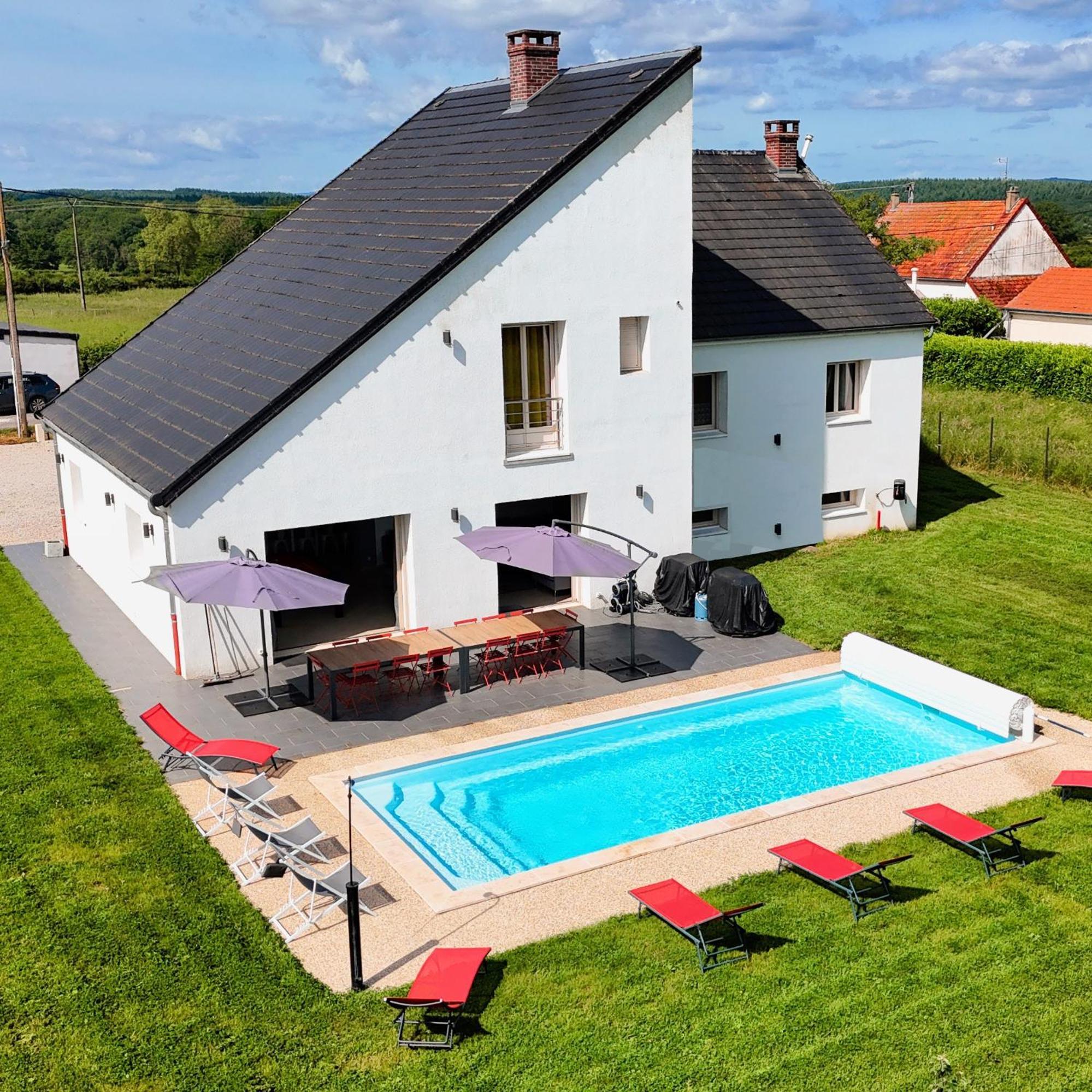 Les Retrouvailles Des Ducs By Vindihouses - Piscine Chauffe Toute L'Annee - Billard Magnien Extérieur photo
